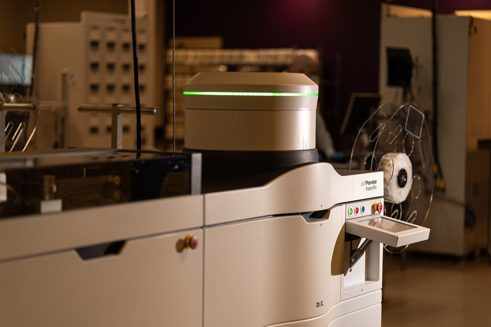 Inline machine-vision scanner with green inspection line